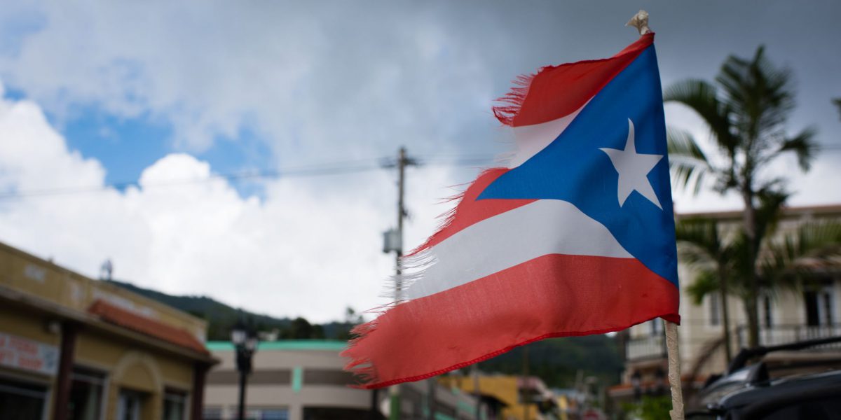 Help Puerto Rico flag