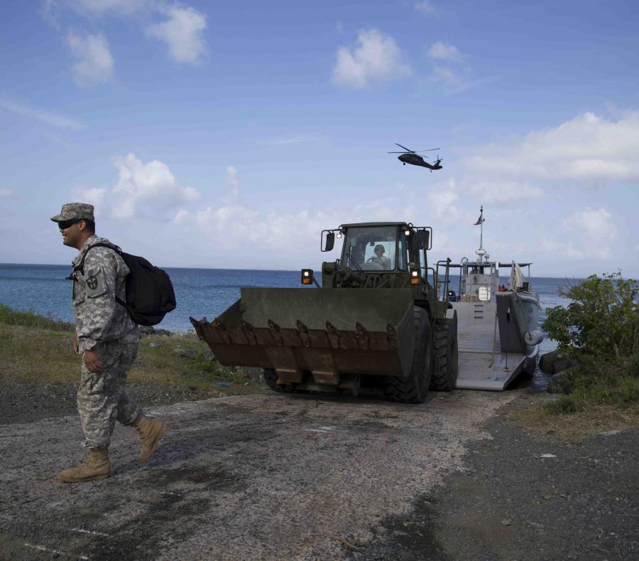 Marina de Guerra de Estados Unidos limpieza terrenos contaminados en Vieques