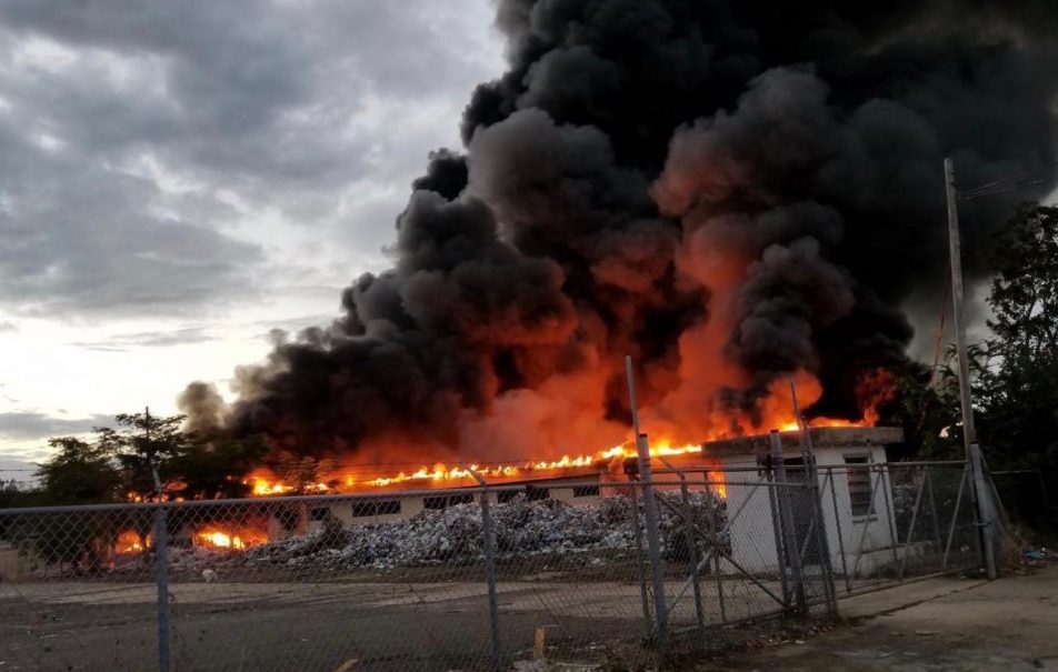 fuego en recicladora de Aguada